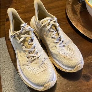 Hoka One One Clifton Edge